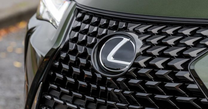 Lexus придумал название для кроссовера меньше UX