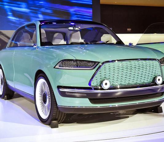 Китайцы построили электрокар по мотивам автомобилей 1950-х