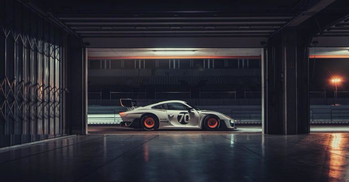Porsche 935: трековый спорткар с наклейками за два миллиона рублей