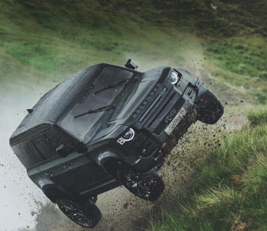 Посмотрите, как каскадеры проверяли на прочность новый Land Rover Defender